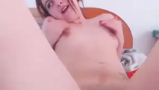 Menghancurkan memekku