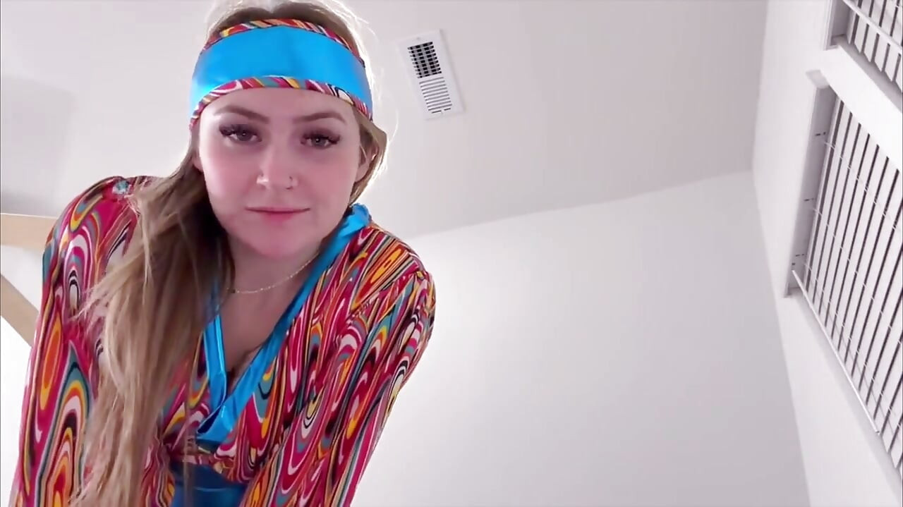 London Evans' Groovy '60s Giantess Domination 4K-pov Shrinking Fantasy Awaits!