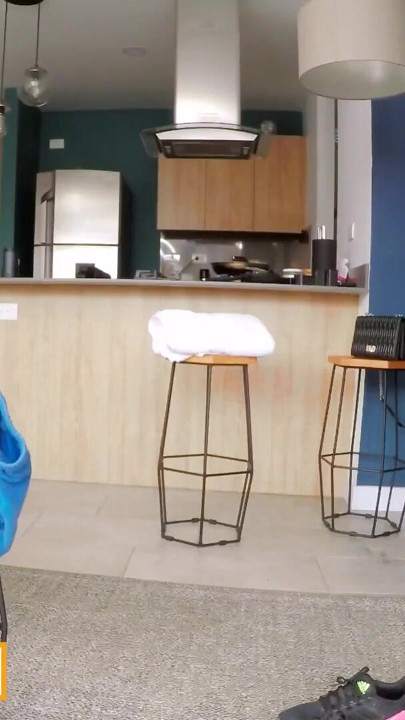 Süper sıkı zenci latin hatun sahte modellik oyuncu seçmelerinde anal esnetiliyor | Klip 1