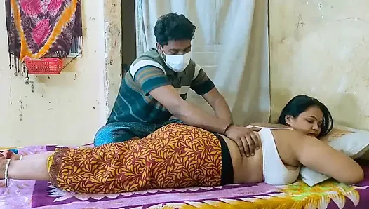Geile kundin gab Ölmassage und fickte desi bhabhi voll hart