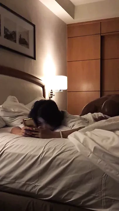 She had a deep deep pussy...
