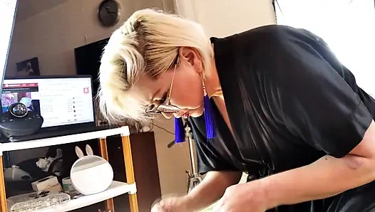 An adult girl and cock-1001 .!. ))