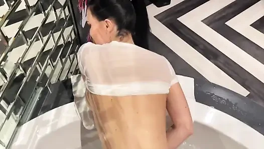 Ngentot hot di bak mandi