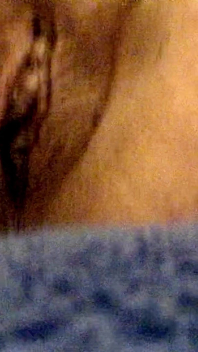 Η Lorie Cree αυνανίζει το όμορφο υγρό μουνί της μέχρι να χύσει. | Κλιπ 1