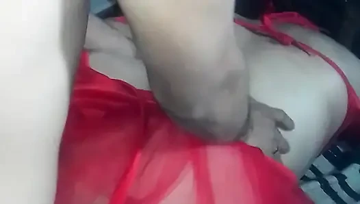 Я сосу ее задницу, ее вагину, и я вставляю это в ее сексуального дьявола