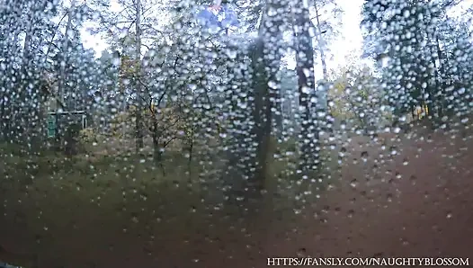Muschi lecken im auto! Riskanter cunnilingus im freien und ein heißer blowjob mit sperma im mund