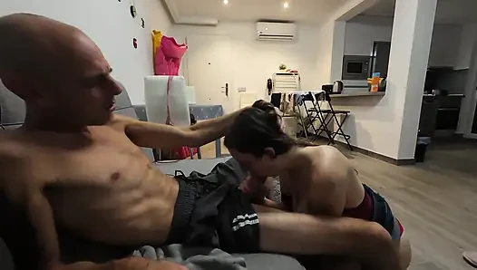 Memekku ngidam kontol besar ayah tiriku setelah keluar malam!