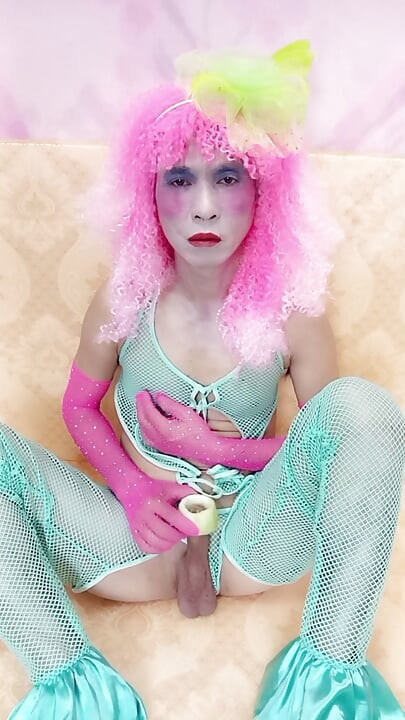 Oanh Le transgender v sexy syntetickém pornu