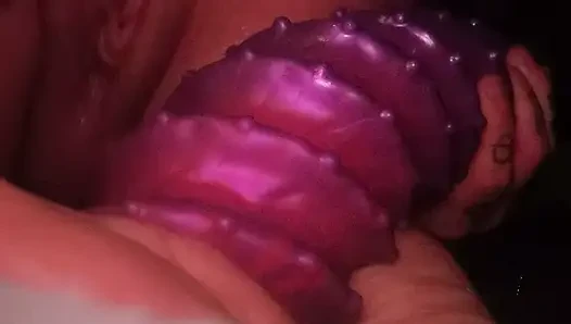 Pelacur lubang longgar ngentot dildo monster