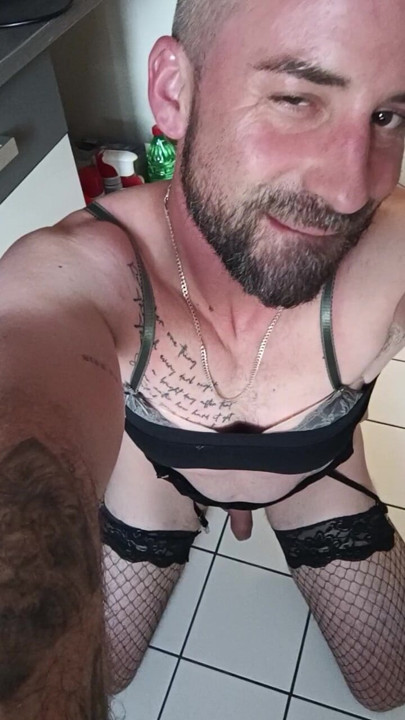 Ik, je travestiet-slet, hou van pikken zuigen
