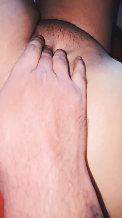 Η Desi Bhabi δείχνει τα μεγάλα βυζιά της
