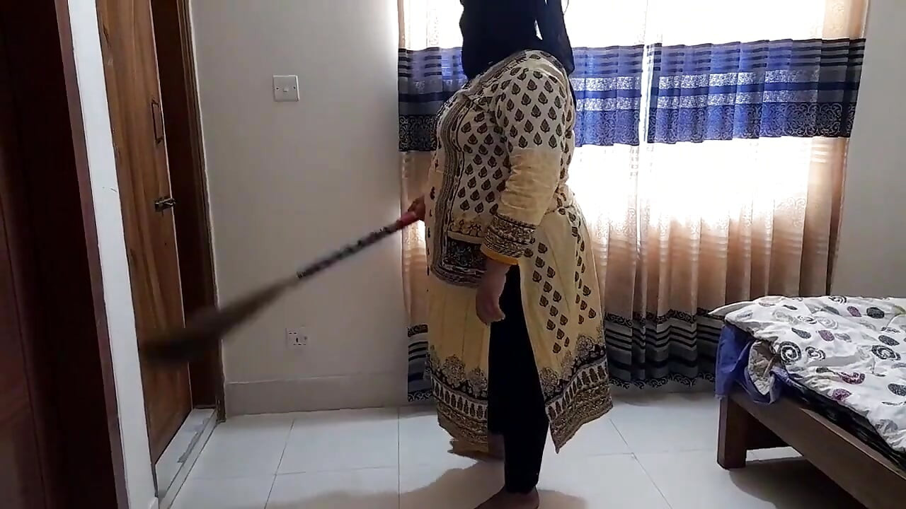 Indian Maid Fucked by Boss While Sweeping Office - Big Ass Creampie