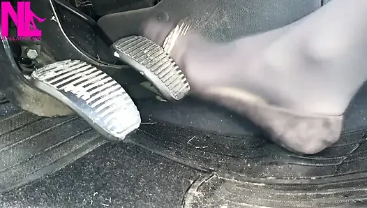 Revving in Grey Flats with Chains in Mp4format