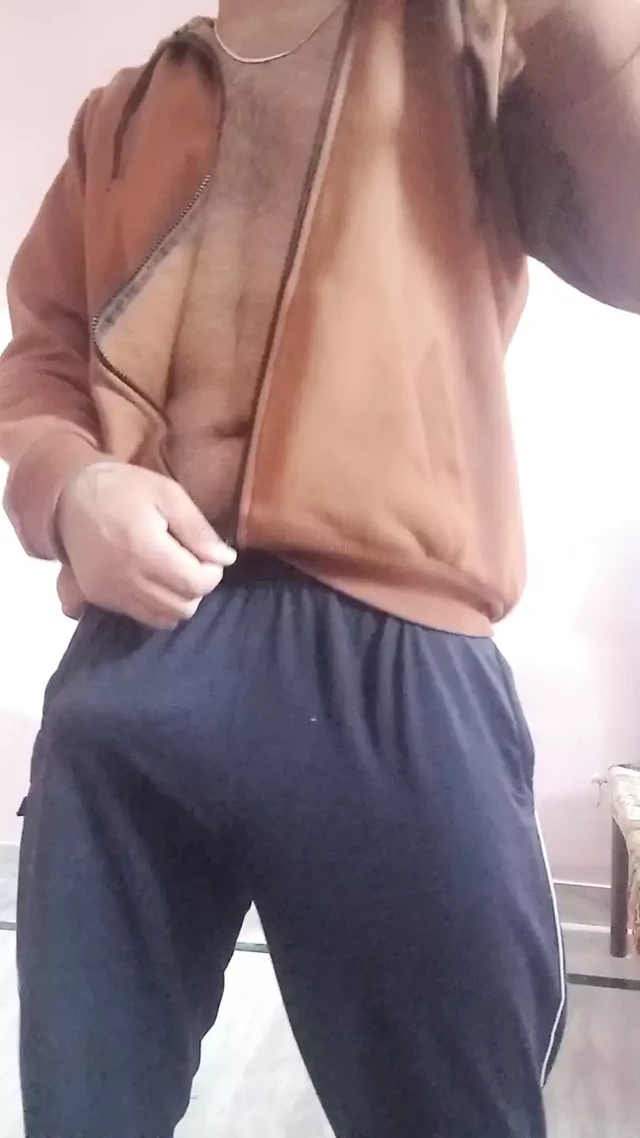 Huge cumshot by young Indian.