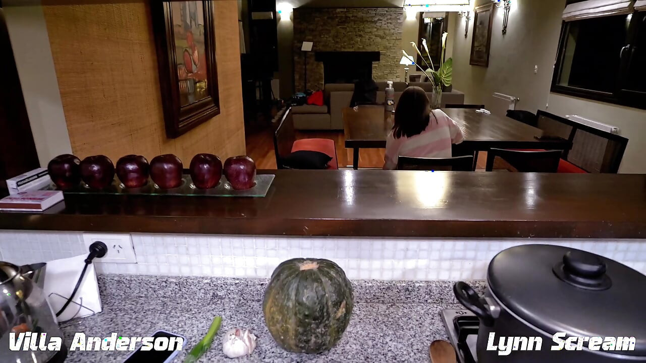 Día Festivo, Me follan duro en la COCINA | Cornudos a la VISTA 👀