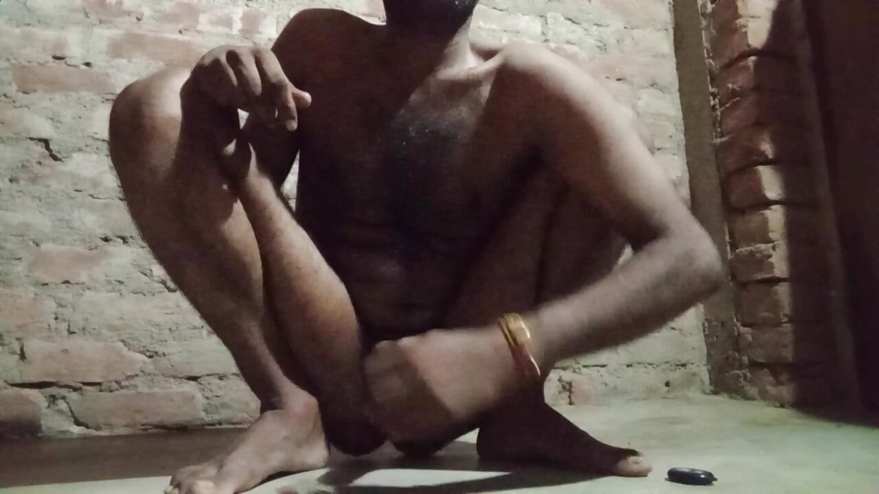 Mote land ki talash mein Dekho Dekho  bhatkana padta hai