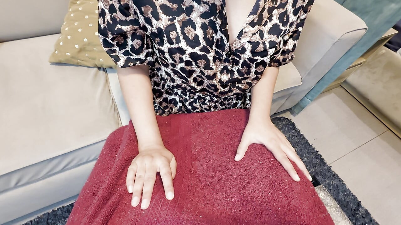 Village se Aayi stepsister ki first time chudai ki big ass