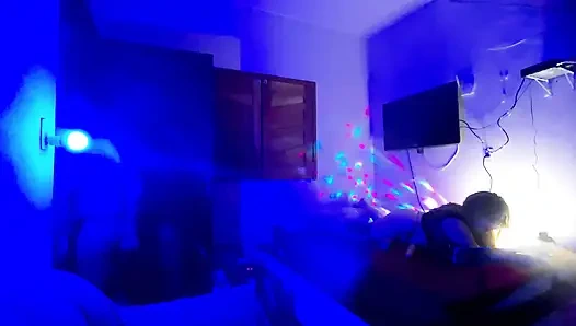 Tief im Hals, der viel Speichel hinterlässt, um ins Fell zu ficken