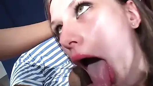 Cewek dominan rambut cokelat ini dientot habis-habisan sama pacarnya