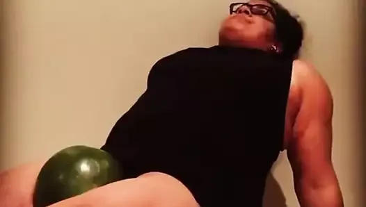 muscle girl crush melon 1 rarley video 2020