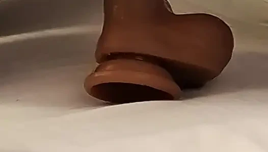 Geile milf fickt sich mit einem dildo