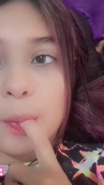 Detik menakjubkan dari "Awek hilang perjuangan dan memberikan saya blowjob yang hebat"