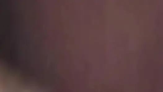 Olgun orta yaşlı seksi kadın kalın yarak alırken inliyor