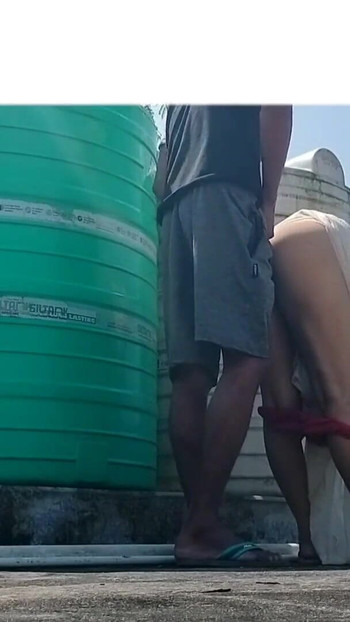 Nezaboravni trenutak iz filma "Žena se jebe na otvorenom (zvanični video od villagesex91)"