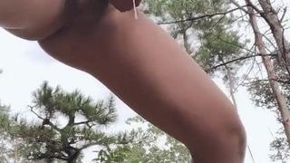 Exhibicionista japonés chico masturbación &amp; corrida en público