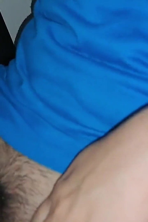 In mijn kantoor met mijn schoonzus eindig ik met een creampie in haar poesje
