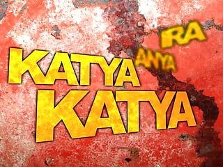 Katya和katya是女同性恋者用成人玩具自慰