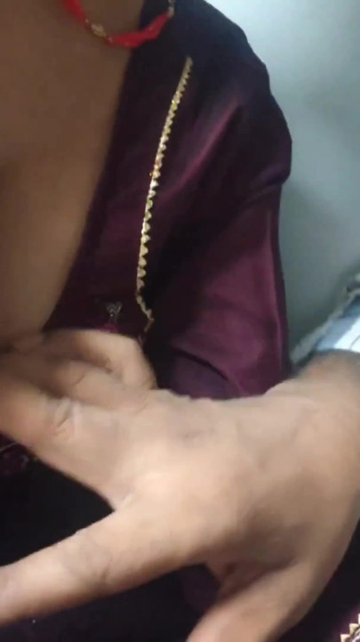 Train mai bhabhi ko lund chusaya | Clip 1