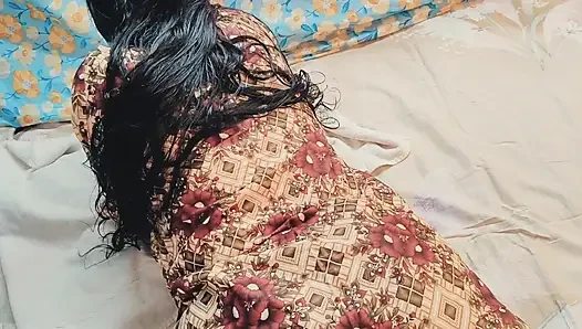 Ve hdesi bhabi eski sevgilisiyle sikiliyor kocasıotel'i aldattı