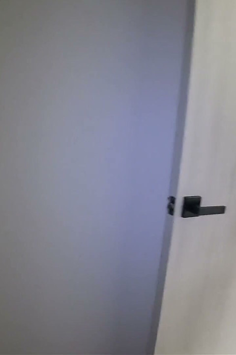 За Лаштунками: Після Того, Як Його Величезний Член Увійшов У Мою Рожеву Піхву, Я Була Мокрою Всю Ніч Посеред Ночі