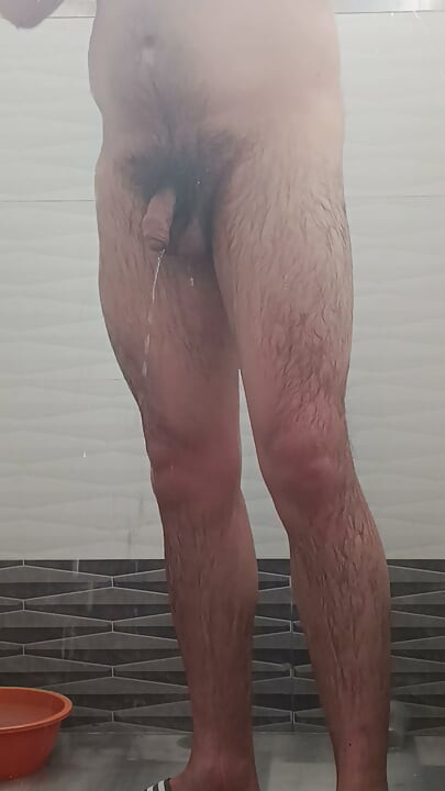 Foam, erection and pleasure in the shower