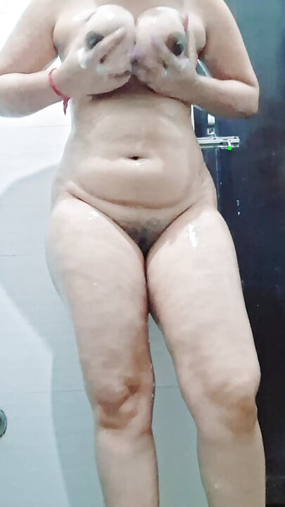 Pakistani girl found on live cam in bathroom