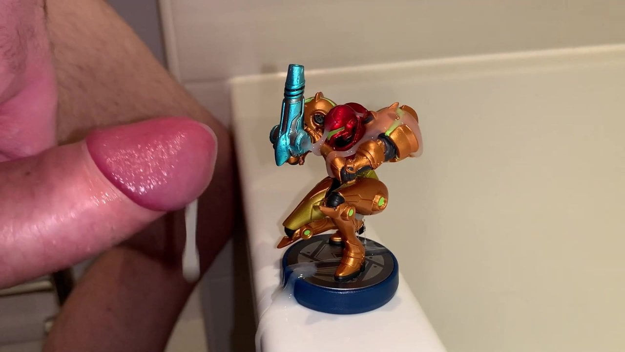 Hotglue: Samus Returns Amiibo