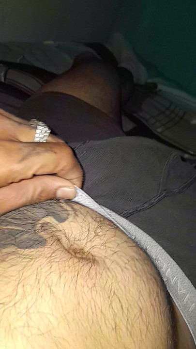 Menarik penisku