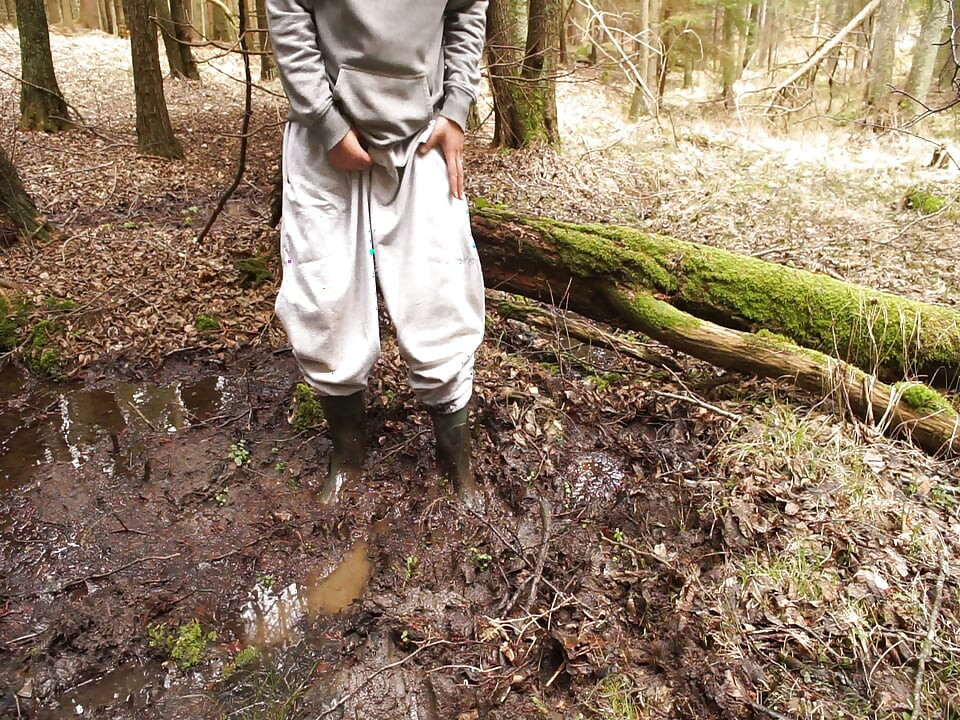 sweatpants wank in forest 2