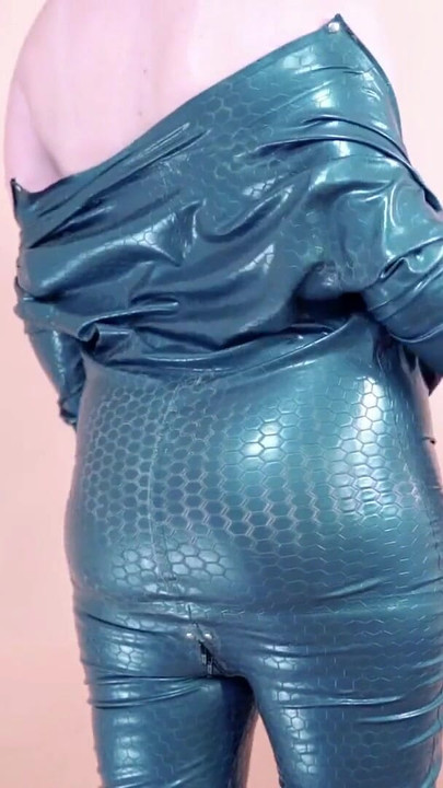 Jaw-dropping moment from "How To Wear Latex Rubber Catsuit Arya Grander Free Video"