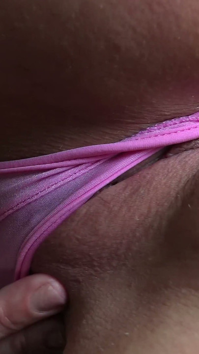 Brittany Shae - Micro G-streng og juvelbesat analplug