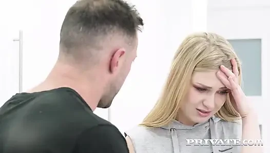 Hannah vivienne wird im fitnessstudio hart geritten