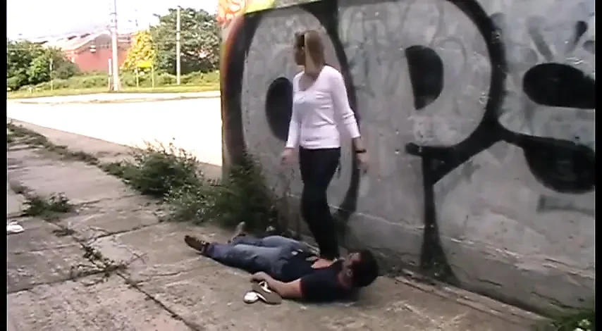 Trampling on cold and hard stone ground