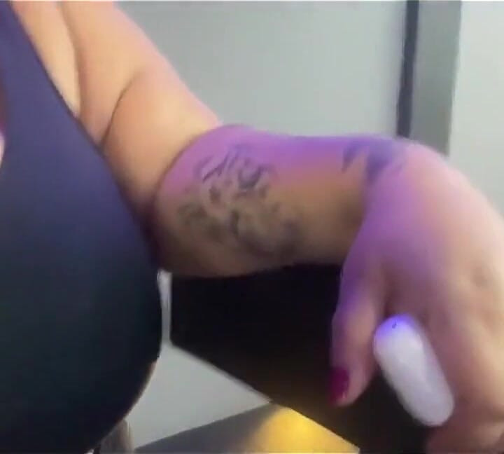 Took the Plug to the Gym and Put It in the Ass in the Locker Room - Mary Jhuana