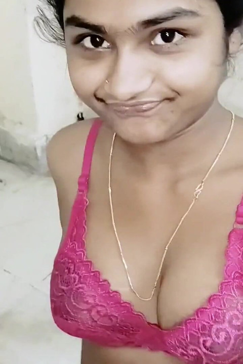 Sesi 09, aksi hot lesbian pasangan hot india yang bertugas di tengah malam