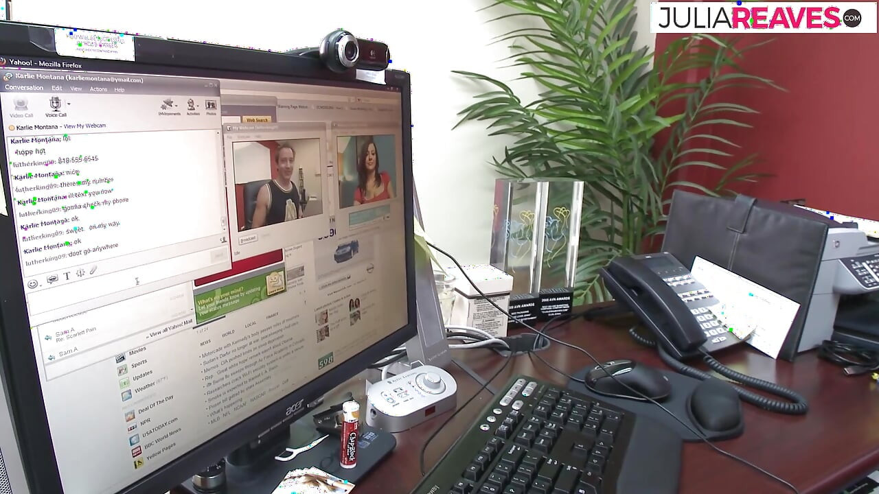 Puta sexy grita de prazer enquanto cavalga um pau enorme com força