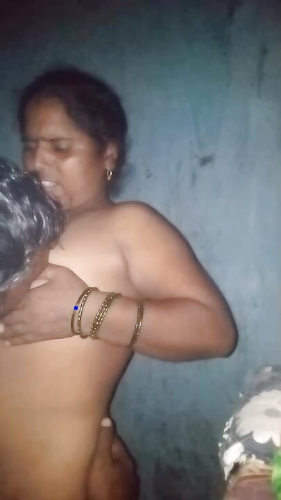 Husband ne bibi ki chut me kutte ki terah lund fsaya
