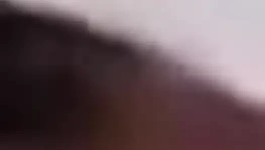 Vollbusiges ebenholz-schätzchen eingeölt und in vegas gefickt