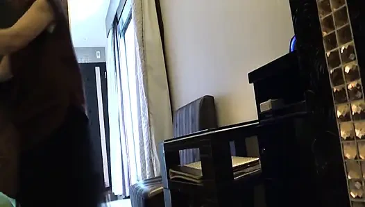 Yoko, seorang instruktur sekolah menjejalkan berusia 54 tahun yang bercerai lebih dari 20 tahun yang lalu. aktivitas seksual di mana tubuhnya yang sensitif bereaksi keras terhadap belaian seorang pria yang dia temui di situs kencan