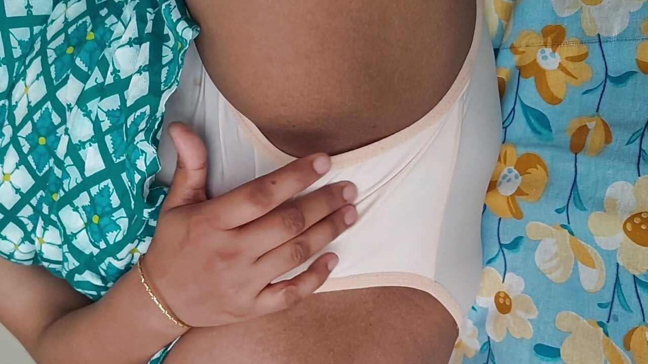 Indiai desi bhabhi Ujjazás és maszturbálás hálószoba